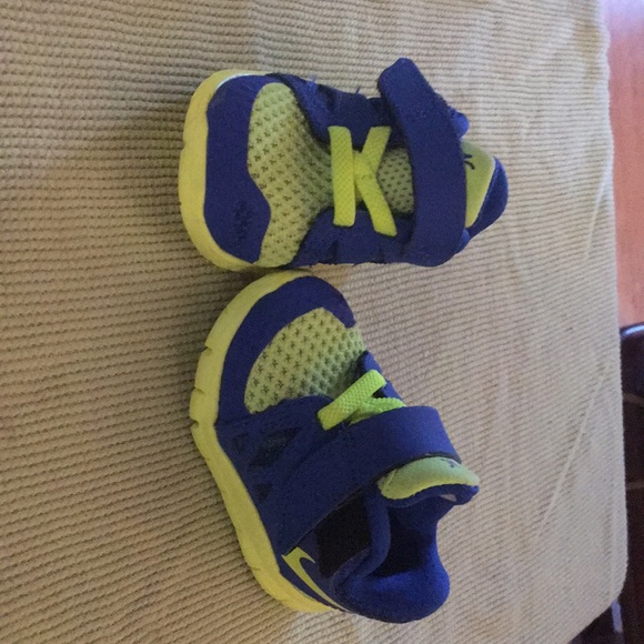 Baby Nike - Picture 4 of 4